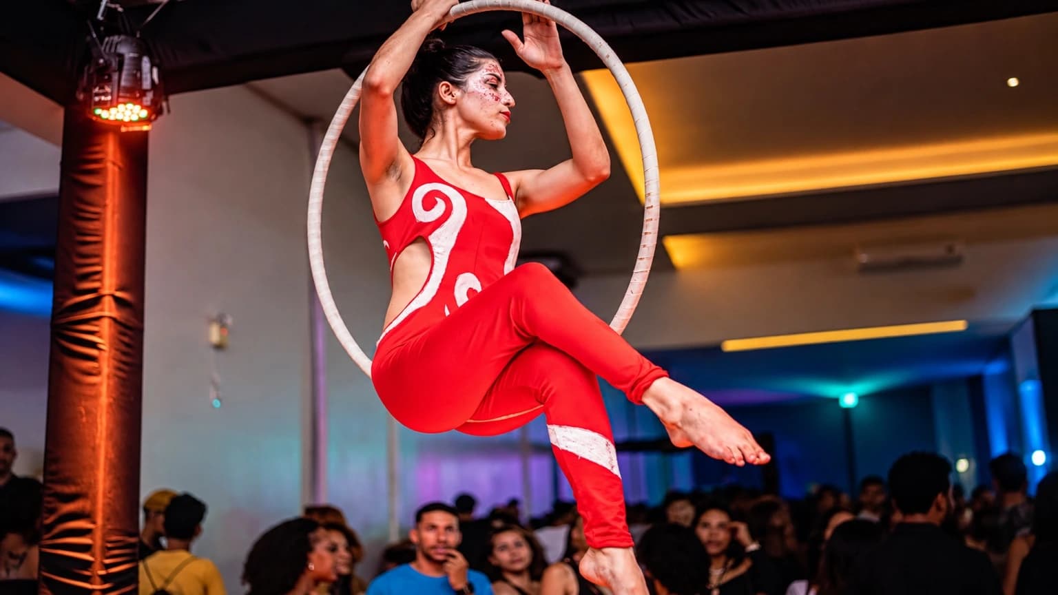 Performance artística em evento produzido pela Tulum